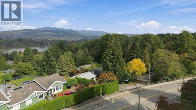 6009 ELGIN Avenue | Burnaby British Columbia | Slide Image Four