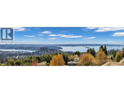 848 EYREMOUNT Drive | West Vancouver British Columbia | Slide Image Three