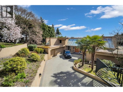 848 EYREMOUNT Drive | West Vancouver British Columbia | Slide Image Seven