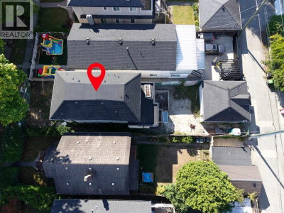 2911 34TH Avenue | Vancouver British Columbia | Slide Image Two