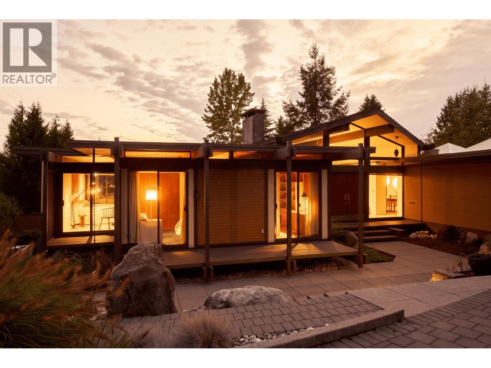 3959 PROSPECT Road, North Vancouver, British Columbia V7N 3L6