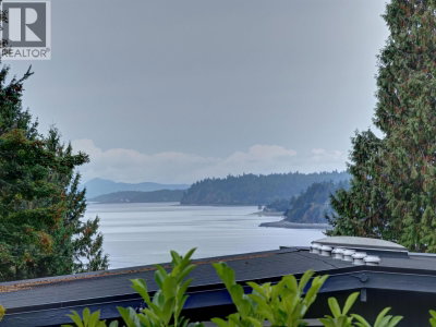 5206 RADCLIFFE Road | Sechelt British Columbia | Slide Image Sixteen