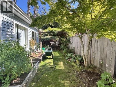 5206 RADCLIFFE Road | Sechelt British Columbia | Slide Image Eighteen