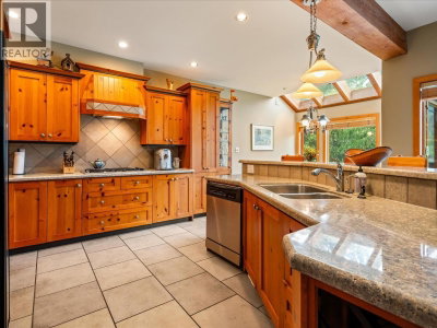 9297 LAKESHORE Drive | Whistler British Columbia | Slide Image Fourteen