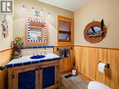 9297 LAKESHORE Drive | Whistler British Columbia | Slide Image Nineteen