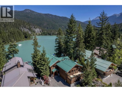 9297 LAKESHORE Drive | Whistler British Columbia | Slide Image Eight