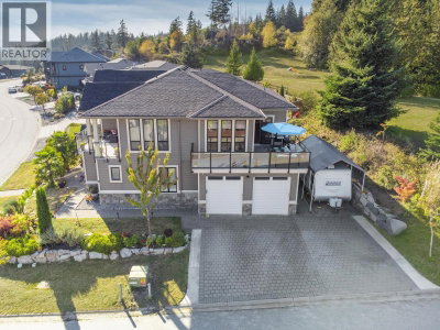 5950 COMPASS Lane | Sechelt British Columbia | Slide Image Four