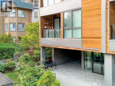2267 PITT RIVER Road | Port Coquitlam British Columbia | Slide Image Three
