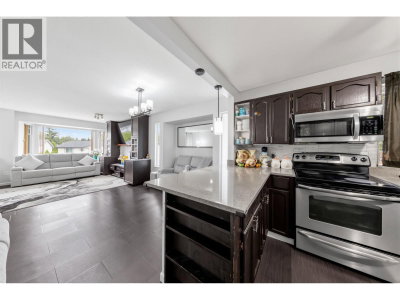 22442 125 Avenue | Maple Ridge British Columbia | Slide Image Ten