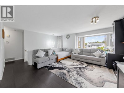 22442 125 Avenue | Maple Ridge British Columbia | Slide Image Thirteen