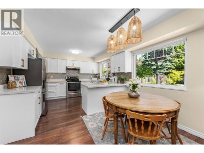 9611 MCBURNEY Drive | Richmond British Columbia | Slide Image Six