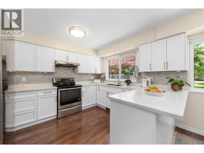 9611 MCBURNEY Drive | Richmond British Columbia | Slide Image Nine