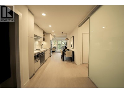 422 3RD Street | North Vancouver British Columbia | Slide Image Eight