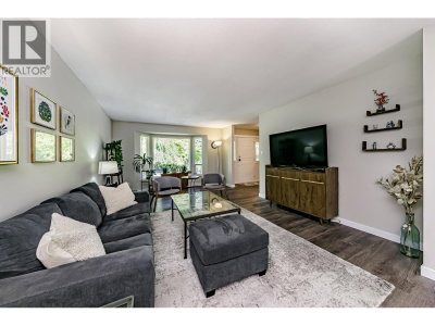 1328 HONEYSUCKLE Lane | Coquitlam British Columbia | Slide Image Thirteen
