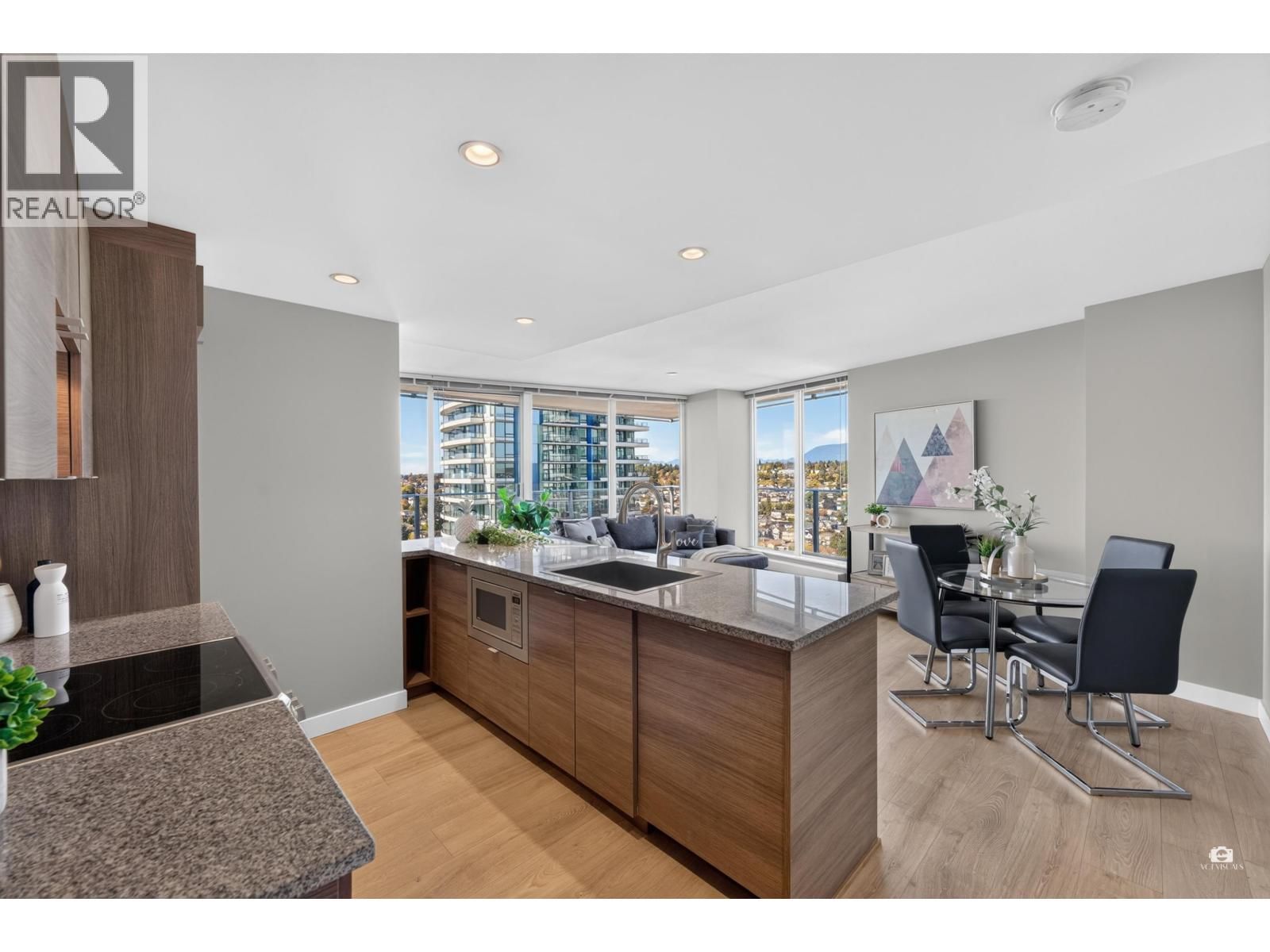 2506 - 488 MARINE DRIVE Image 7