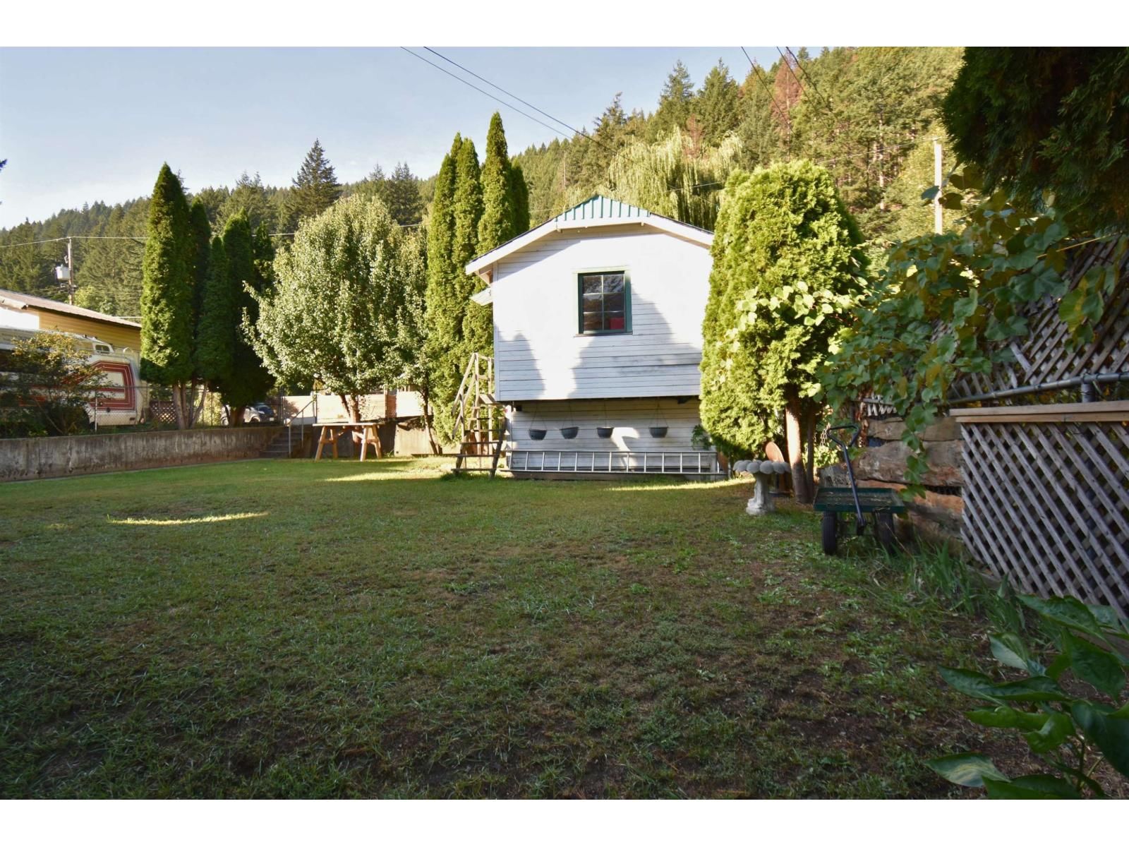 48813 CHAUMOX ROAD Image 3