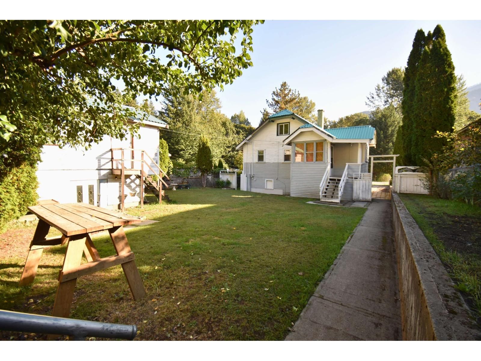 48813 CHAUMOX ROAD Image 5