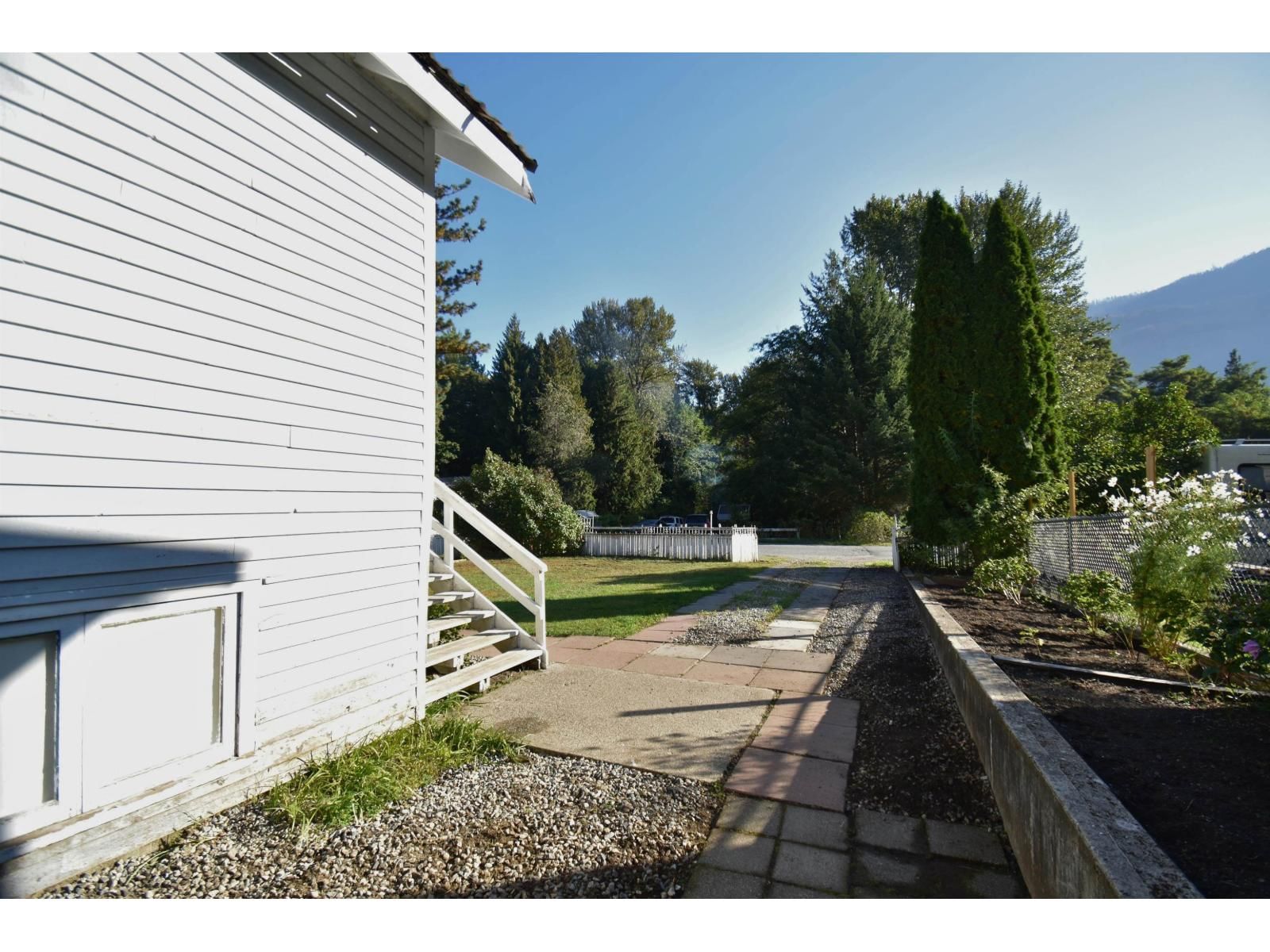 48813 CHAUMOX ROAD Image 7