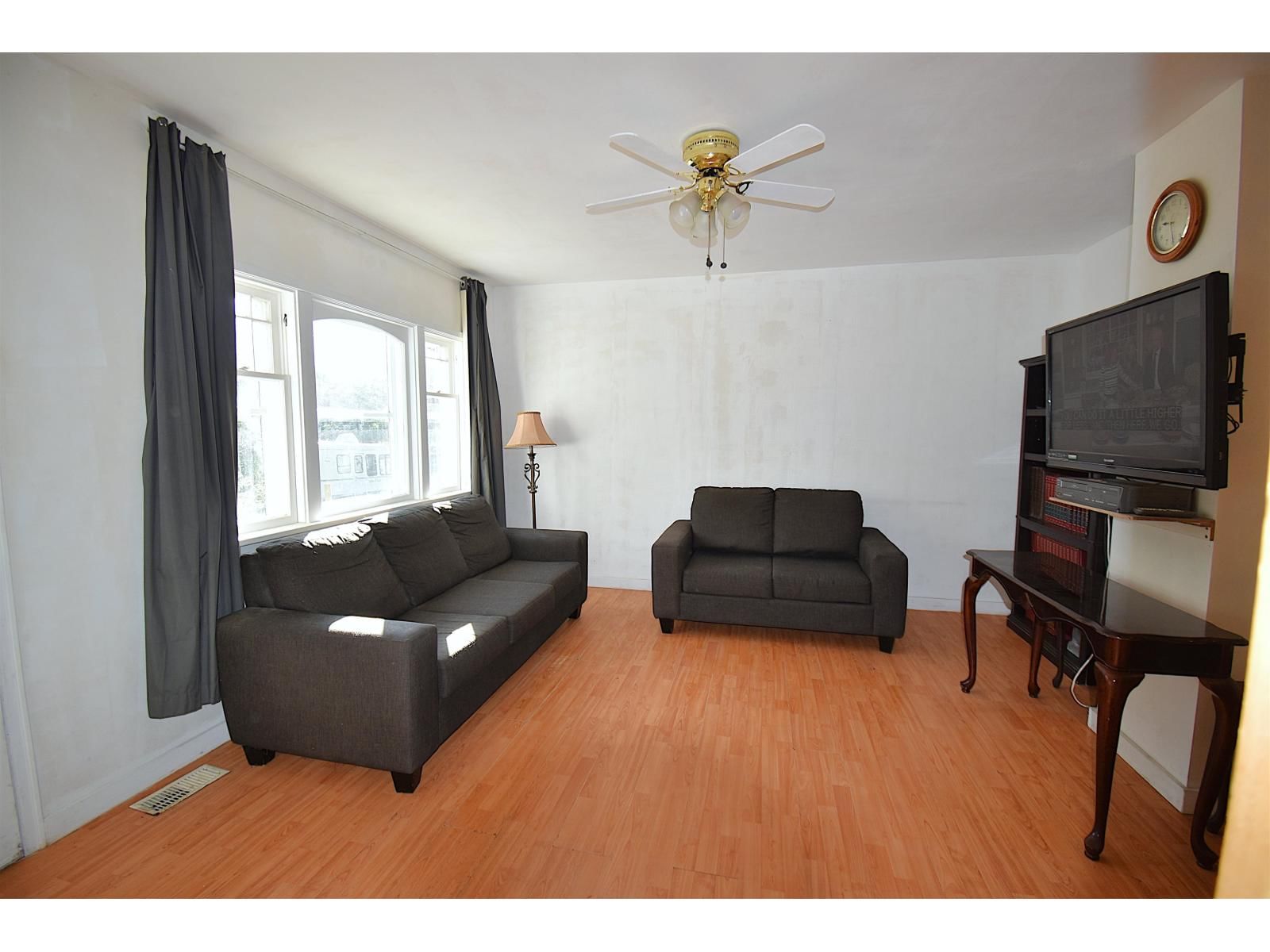 48813 CHAUMOX ROAD Image 9