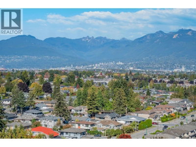 4160 SARDIS Street | Burnaby British Columbia | Slide Image Twenty