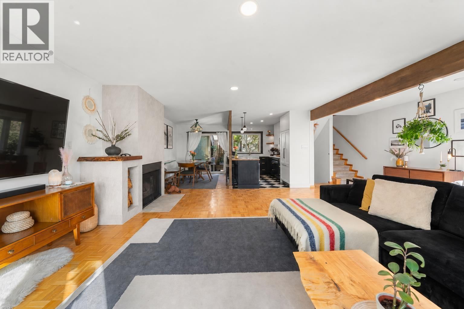 1952 CHESTERFIELD Avenue, North Vancouver, British Columbia V7M 2P5