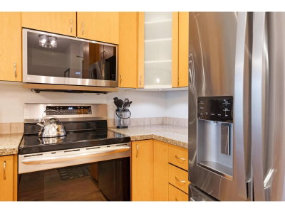 33485 SOUTH FRASER Way | Abbotsford British Columbia | Slide Image Six