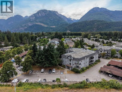 40120 WILLOW Crescent | Squamish British Columbia | Slide Image Twenty