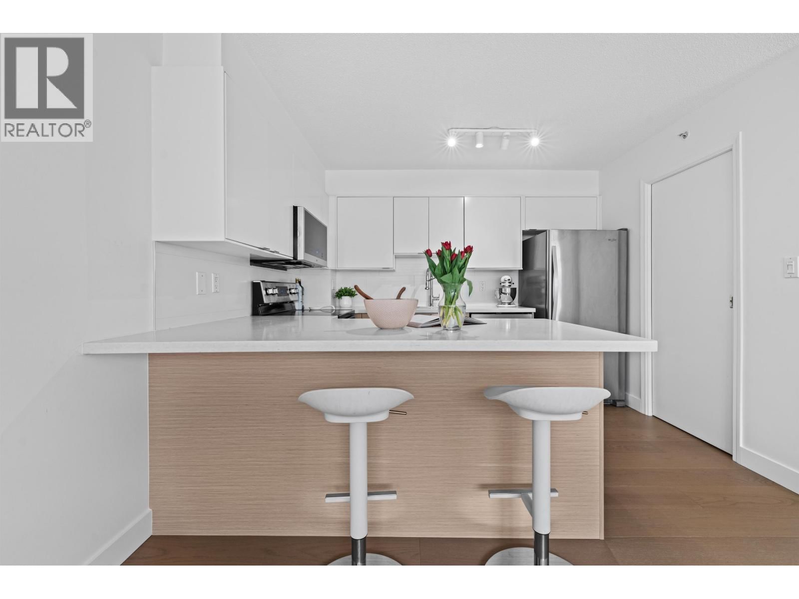 1633 8TH Avenue, Vancouver, British Columbia V6J 5H7