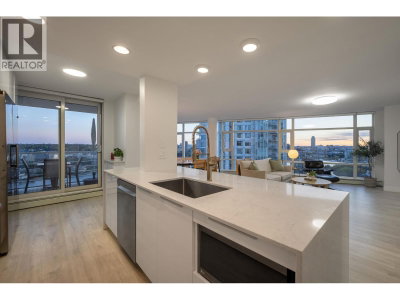 198 AQUARIUS Mews | Vancouver British Columbia | Slide Image Fourteen