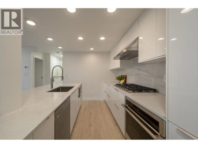 198 AQUARIUS Mews | Vancouver British Columbia | Slide Image Fifteen