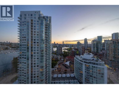198 AQUARIUS Mews | Vancouver British Columbia | Slide Image Twenty-seven