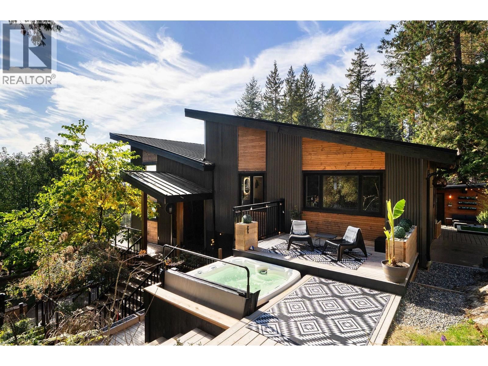 955 WINDJAMMER Road, Bowen Island, British Columbia V0N 1G2