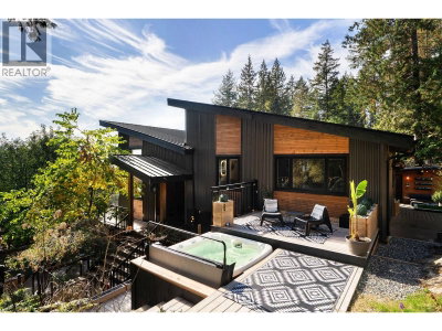 955 WINDJAMMER Road | Bowen Island British Columbia | Slide Image One