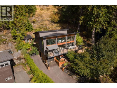 955 WINDJAMMER Road | Bowen Island British Columbia | Slide Image Thirty-eight
