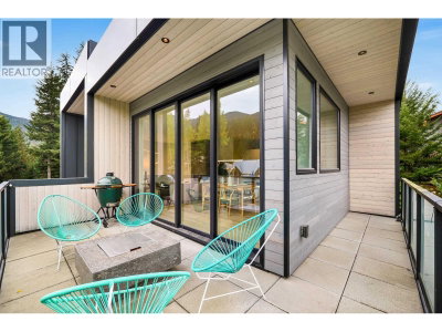 2242 ASPEN Drive | Whistler British Columbia | Slide Image Eleven