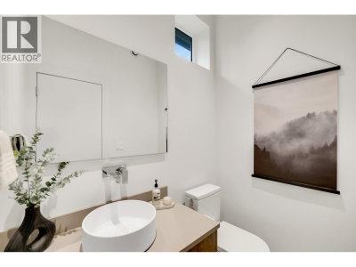 2242 ASPEN Drive | Whistler British Columbia | Slide Image Fifteen