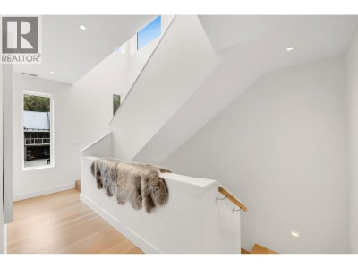 2242 ASPEN Drive | Whistler British Columbia | Slide Image Sixteen