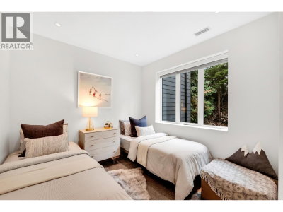 2242 ASPEN Drive | Whistler British Columbia | Slide Image Seventeen