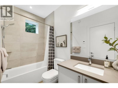 2242 ASPEN Drive | Whistler British Columbia | Slide Image Eighteen