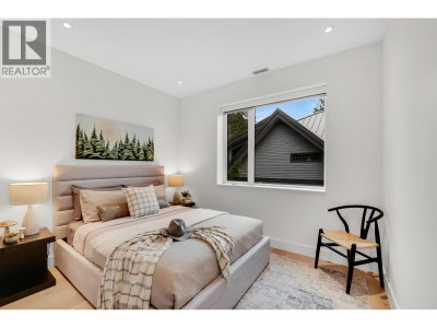 2242 ASPEN Drive | Whistler British Columbia | Slide Image Nineteen