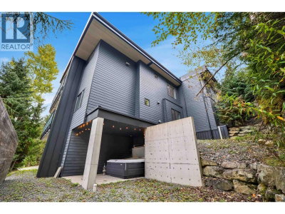 2242 ASPEN Drive | Whistler British Columbia | Slide Image Thirty-one