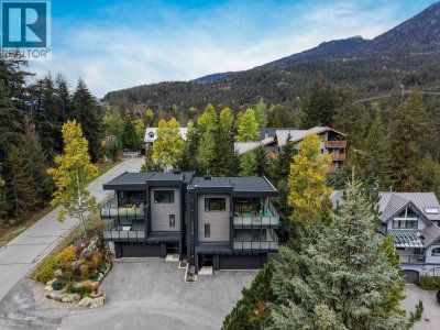 2242 ASPEN Drive | Whistler British Columbia | Slide Image Four