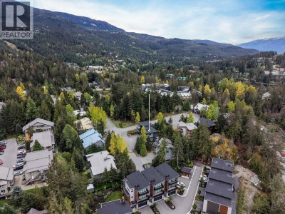 2242 ASPEN Drive | Whistler British Columbia | Slide Image Forty