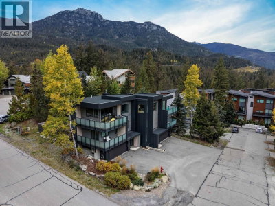 2242 ASPEN Drive | Whistler British Columbia | Slide Image Five