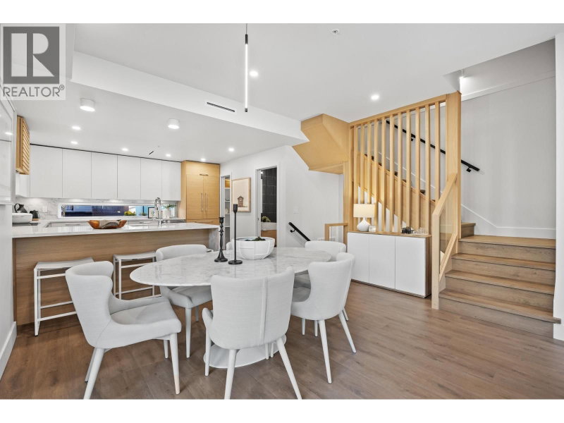 3206 HIGHLAND Boulevard North Vancouver British Columbia, V7R 2V9 - 3 Bedrooms Condo For Sale
