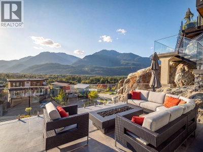 41301 HORIZON Drive | Squamish British Columbia | Slide Image Twenty