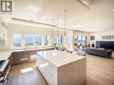 41301 HORIZON Drive | Squamish British Columbia | Slide Image Eight