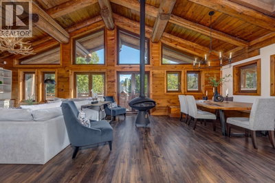 6403 ST ANDREW'S Way | Whistler British Columbia | Slide Image Fourteen