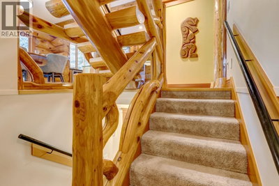 6361 FAIRWAY Drive | Whistler British Columbia | Slide Image Six