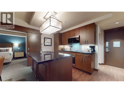 2020 LONDON Lane | Whistler British Columbia | Slide Image Six